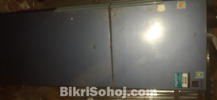 SHARP Refrigerator-Freezer (বিক্রয় বিজ্ঞপ্তি)